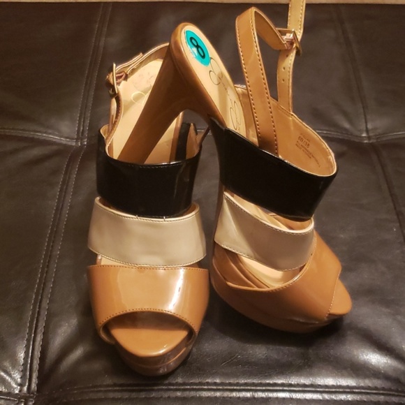 SOLD!! TWO pairs of size 8 shoes!!! - Picture 2 of 7